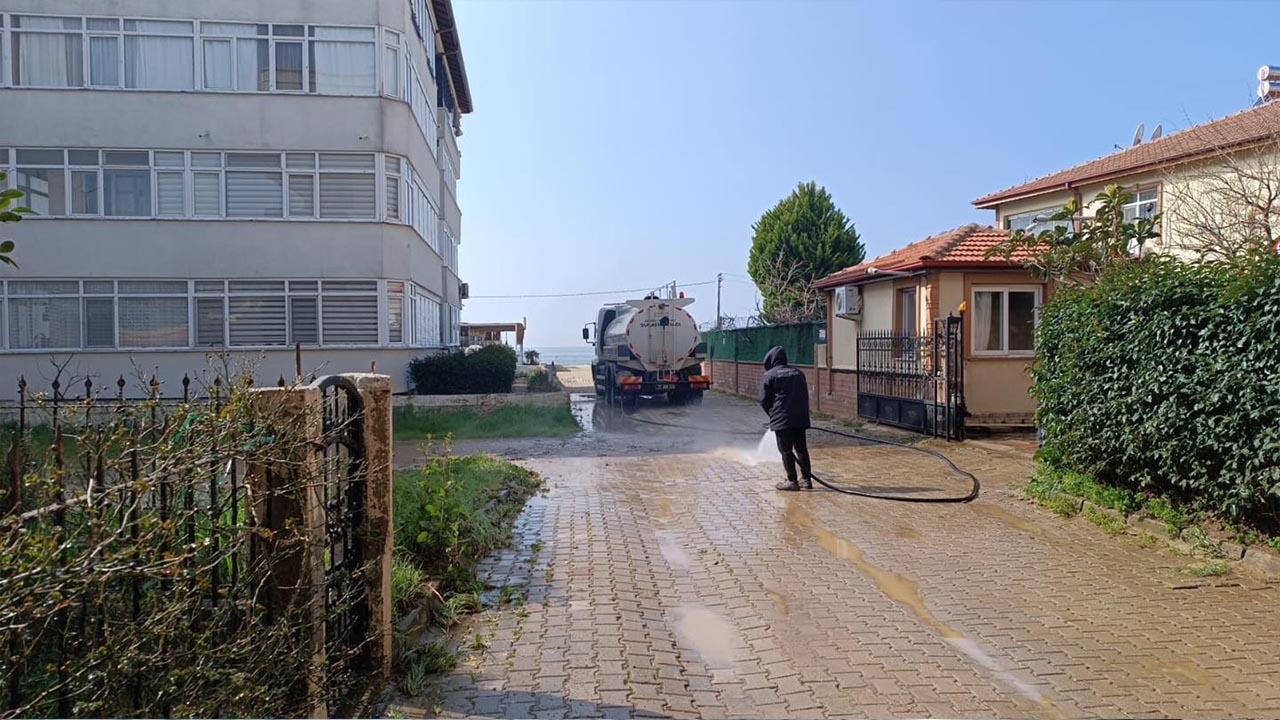 Yalova Armutlu Belediyesi Ekip Sokak Cadde Yikama Temizleme (2)