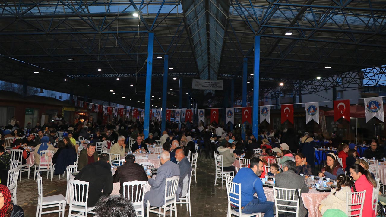 Yalova Ciftlikkoy Ak Parti Belediye Baskan Aday Vekil Ilce Mahalle Iftar (1)
