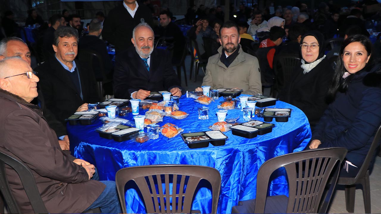 Yalova Ciftlikkoy Ak Parti Belediye Baskan Aday Vekil Ilce Mahalle Iftar (3)