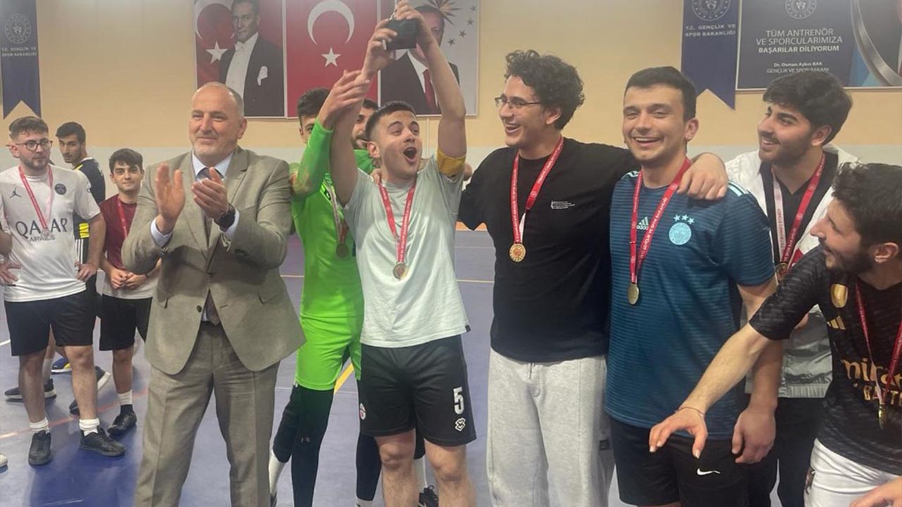 Yalova Cinarcik Belediye Baskan Numan Soyer Futsal Turnuva Final (2)