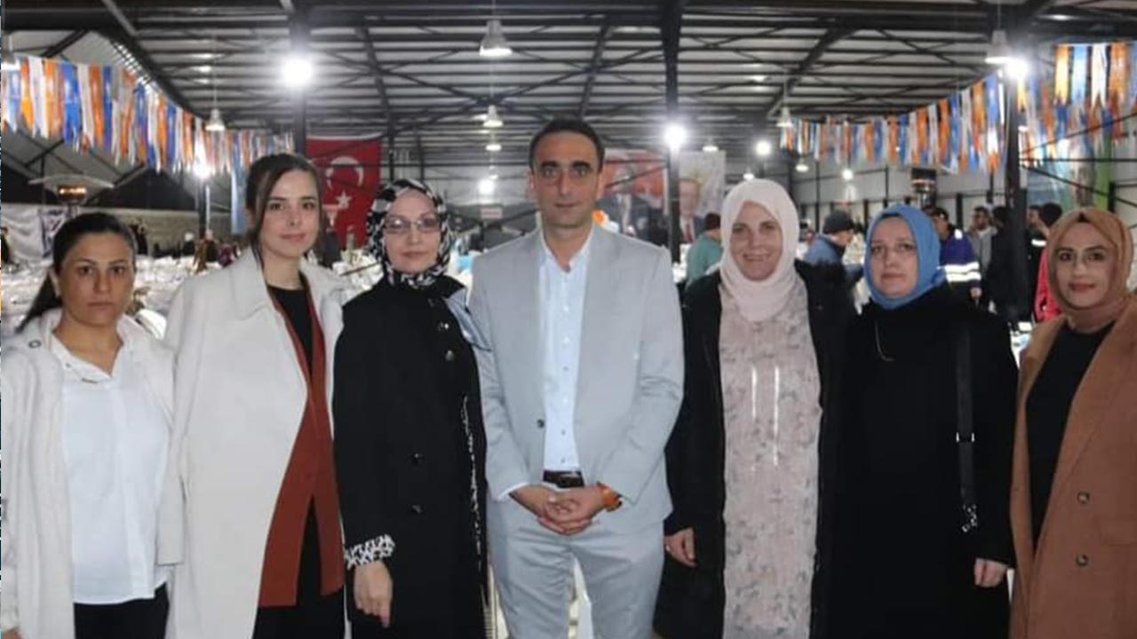 Yalova Subasi Ak Parti Belediye Baskan Adayi Mustafa Yurt Iftar Program Yogun Katilim (2)
