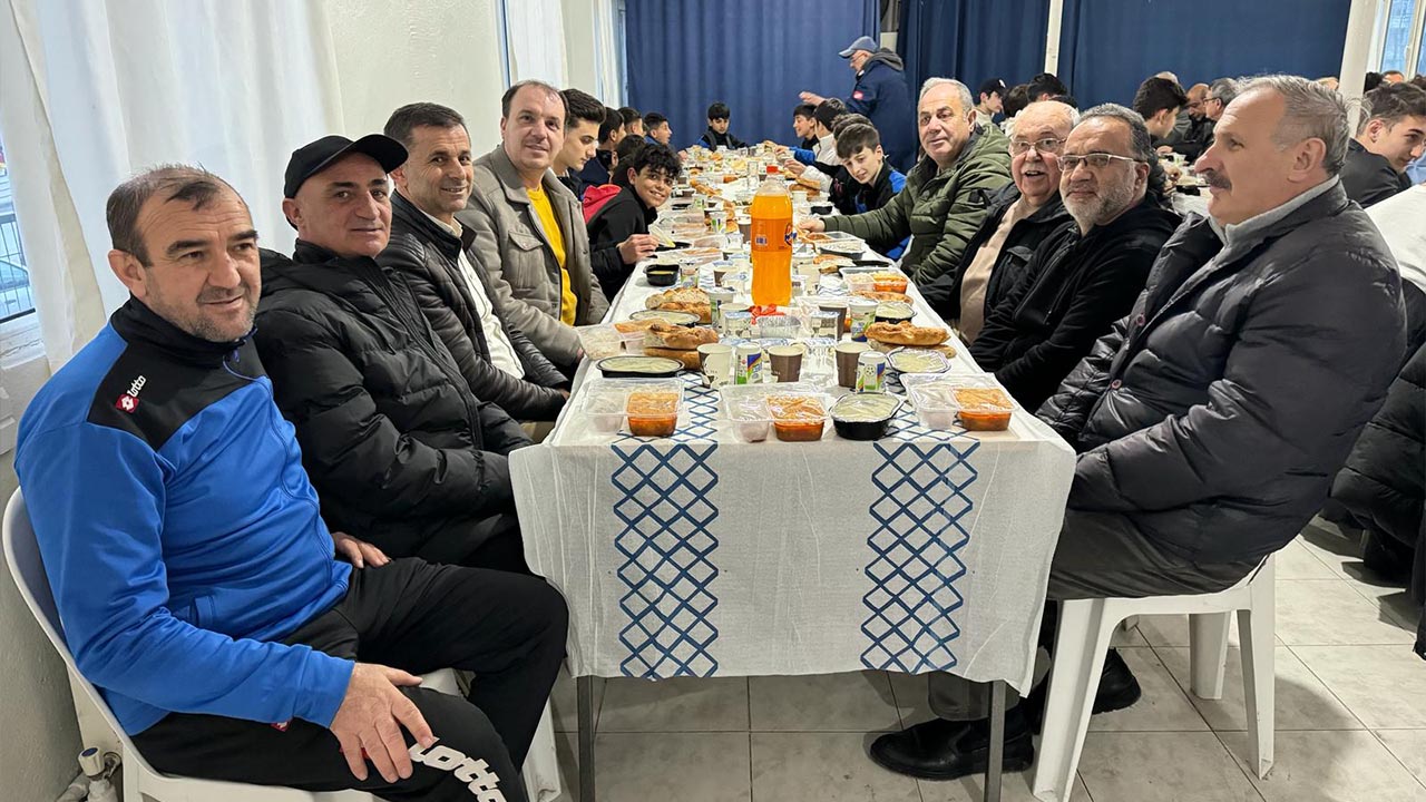 Yalova Doganspor Geleneksel Iftar Yemek Spor (3)