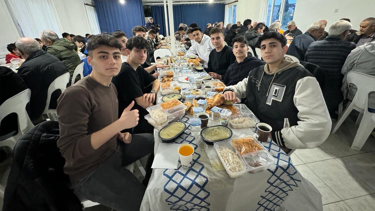 Yalova Doganspor Geleneksel Iftar Yemek Spor (4)