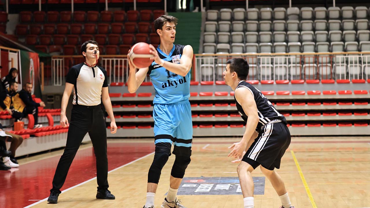 Yalova Universite Erkek Bolgesel Basketbol Lig Istanbul (2)