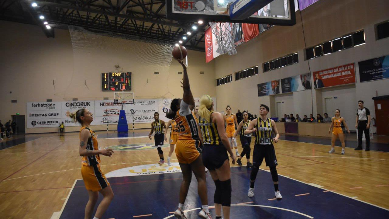 Yalova Vip Gure Play Off Basketbol Kadin Mac (1)