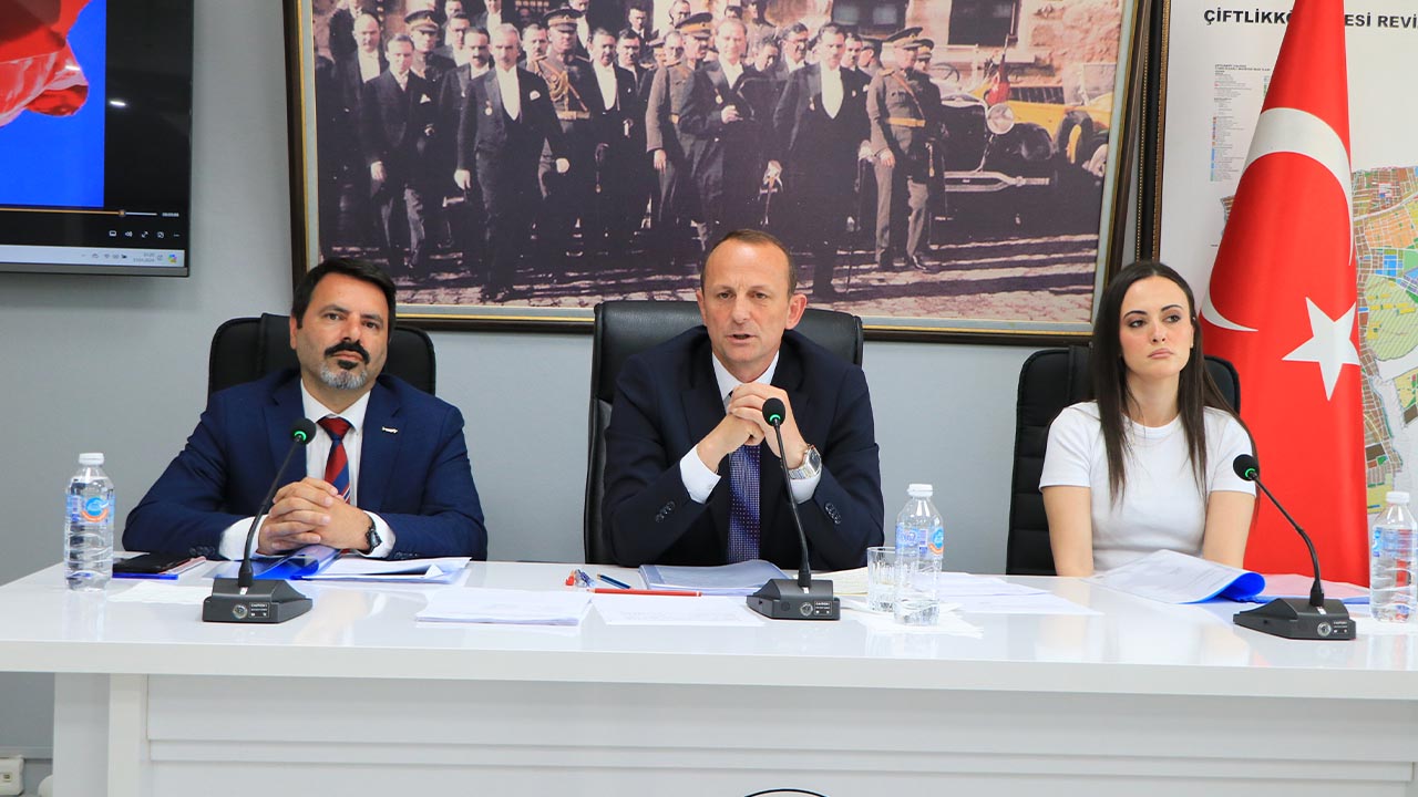 Yalova Ciftlikkoy Yeni Donem Belediye Meclis Baskan Toplanti Nisan (1)
