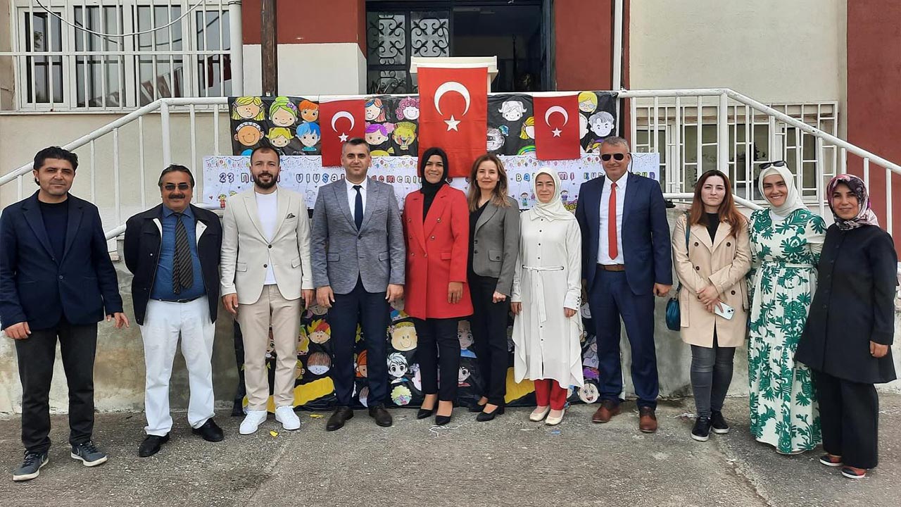 Yalova Kadikoy Belediye Baskan Yilmaz Tavsan 23 Nisan Kutlama Toren (4)