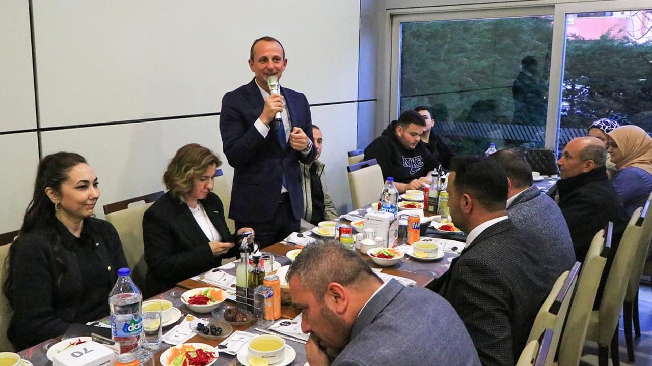 Yalova Ciftlikkoy Belediye Baskan Polis Hafta Iftar Yemek (1)