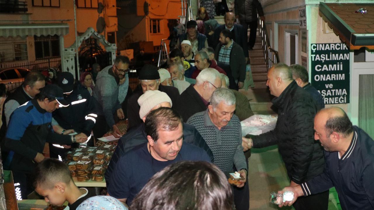 Yalova Ciftlikkoy Belediye Baskan Polis Hafta Iftar Yemek (4)