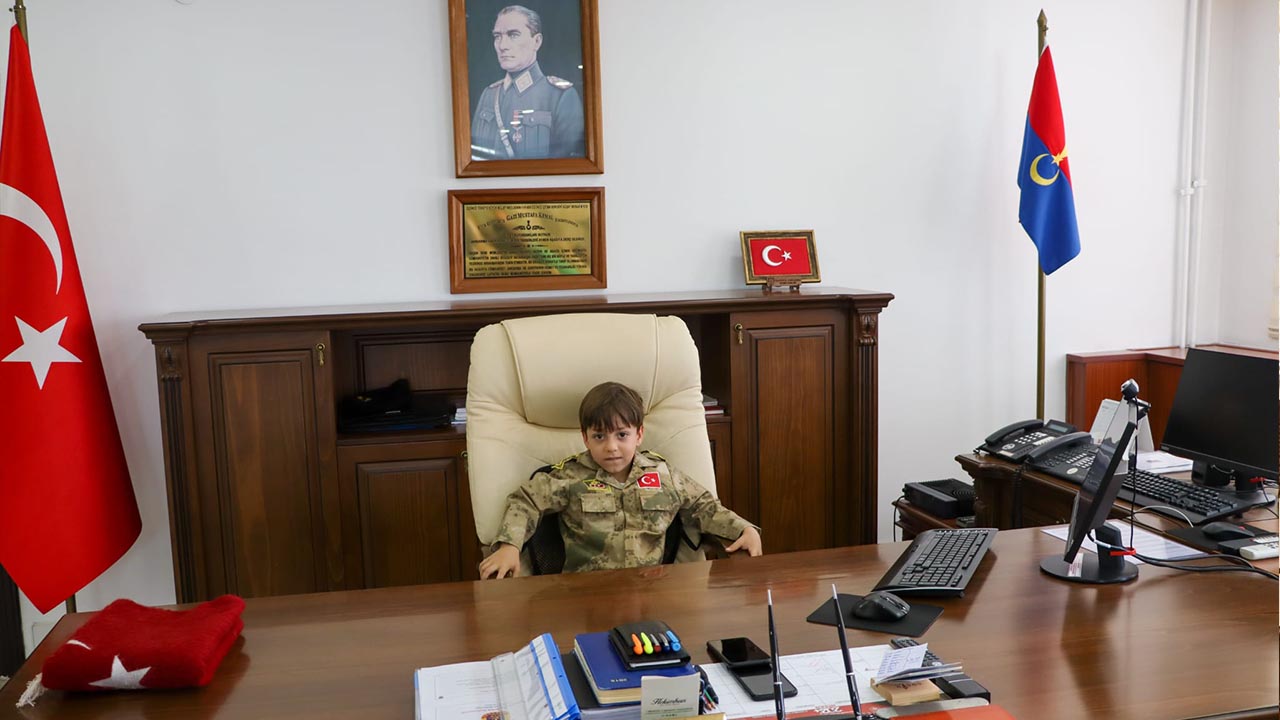 Yalova Il Jandarma Komutan Albay Aydede Anaokul Ogrenci 23 Nisan Bayram (8)