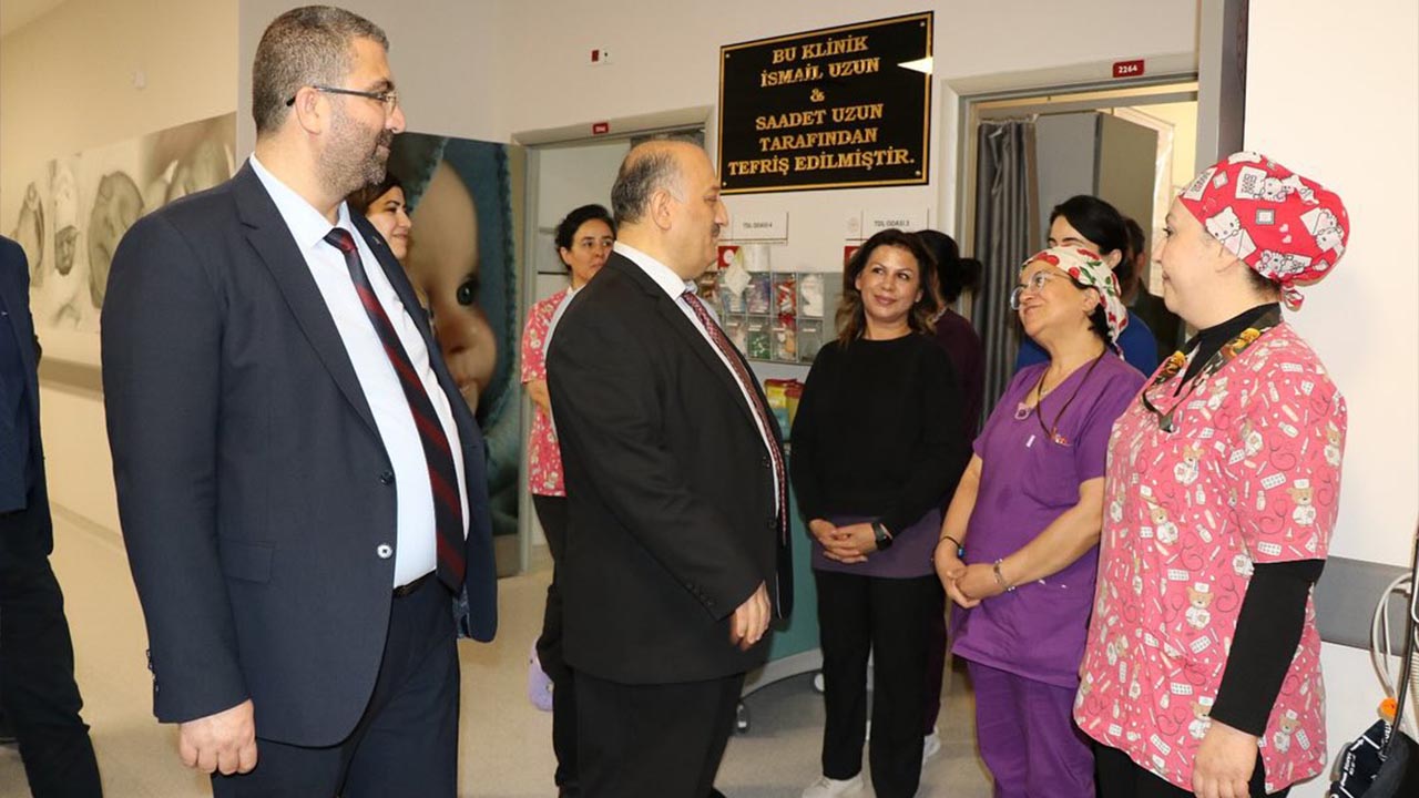 Yalova Il Saglik Mudur Osman Karakus Ebeler Haftasi Ziyaret Hastane (1)
