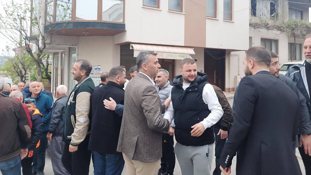 Yalova Kadikoy Belediye Baskan Yilmaz Tavsan Bayramlasma Merkez Cami (1)
