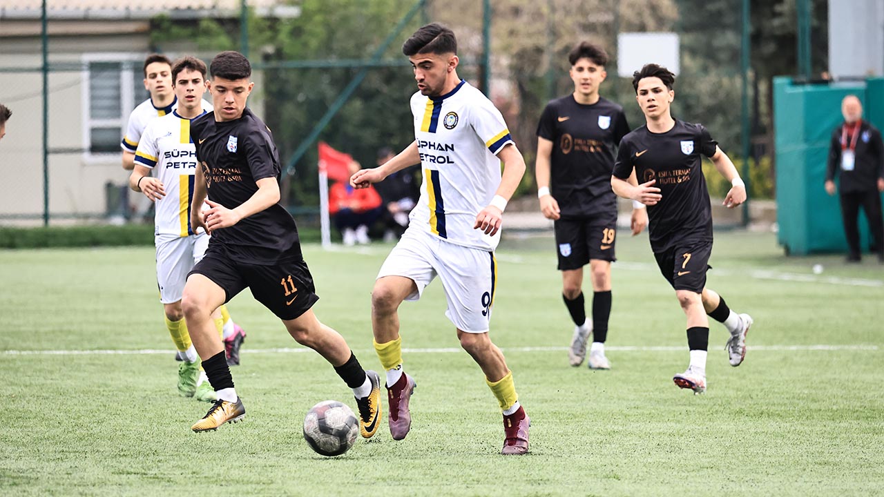 Yalova Acarspor Akkoyspor U18 Futbol Lig Sampiyon (4)