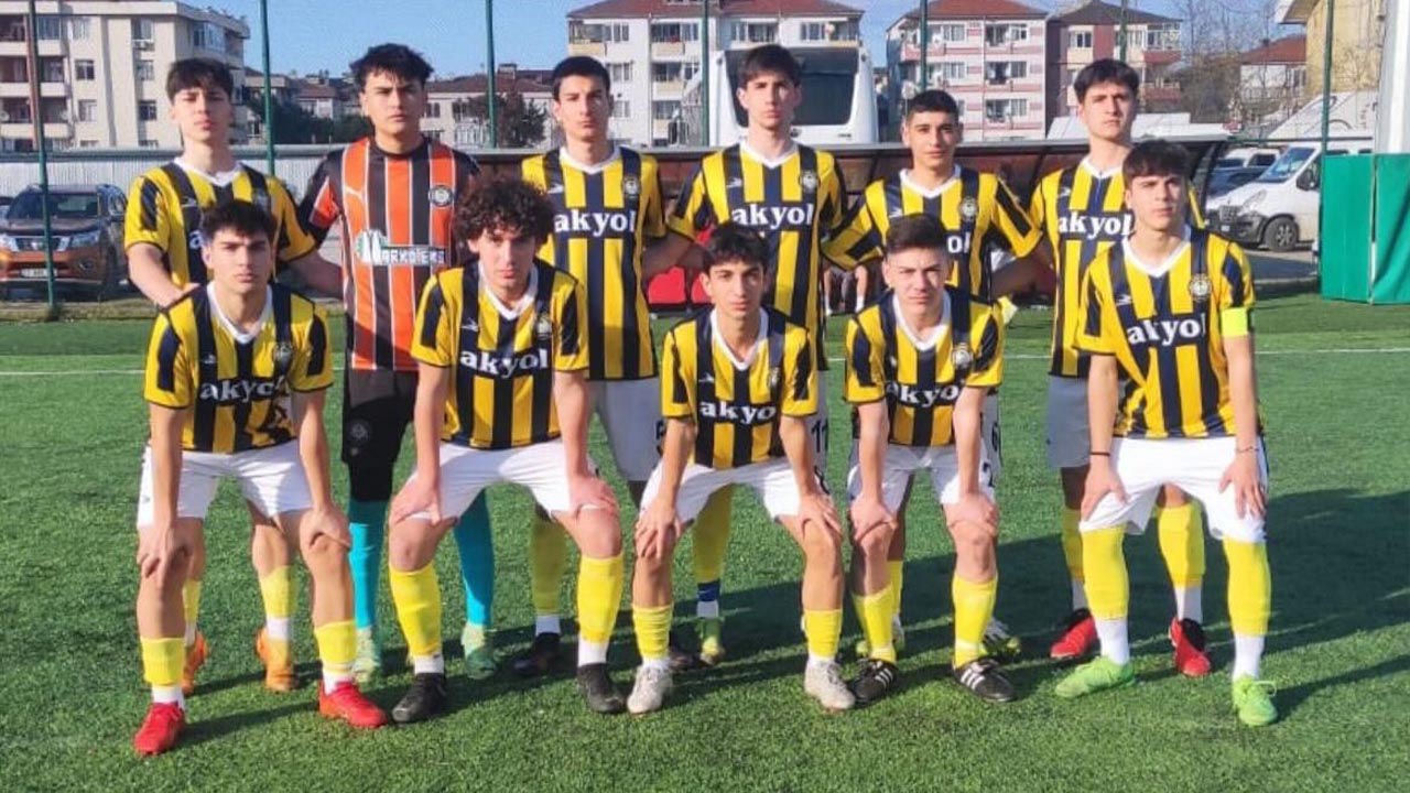 Yalova U18 Sampiyon Pazar Gunu Futbol Mac Spor Galibiyet (2)
