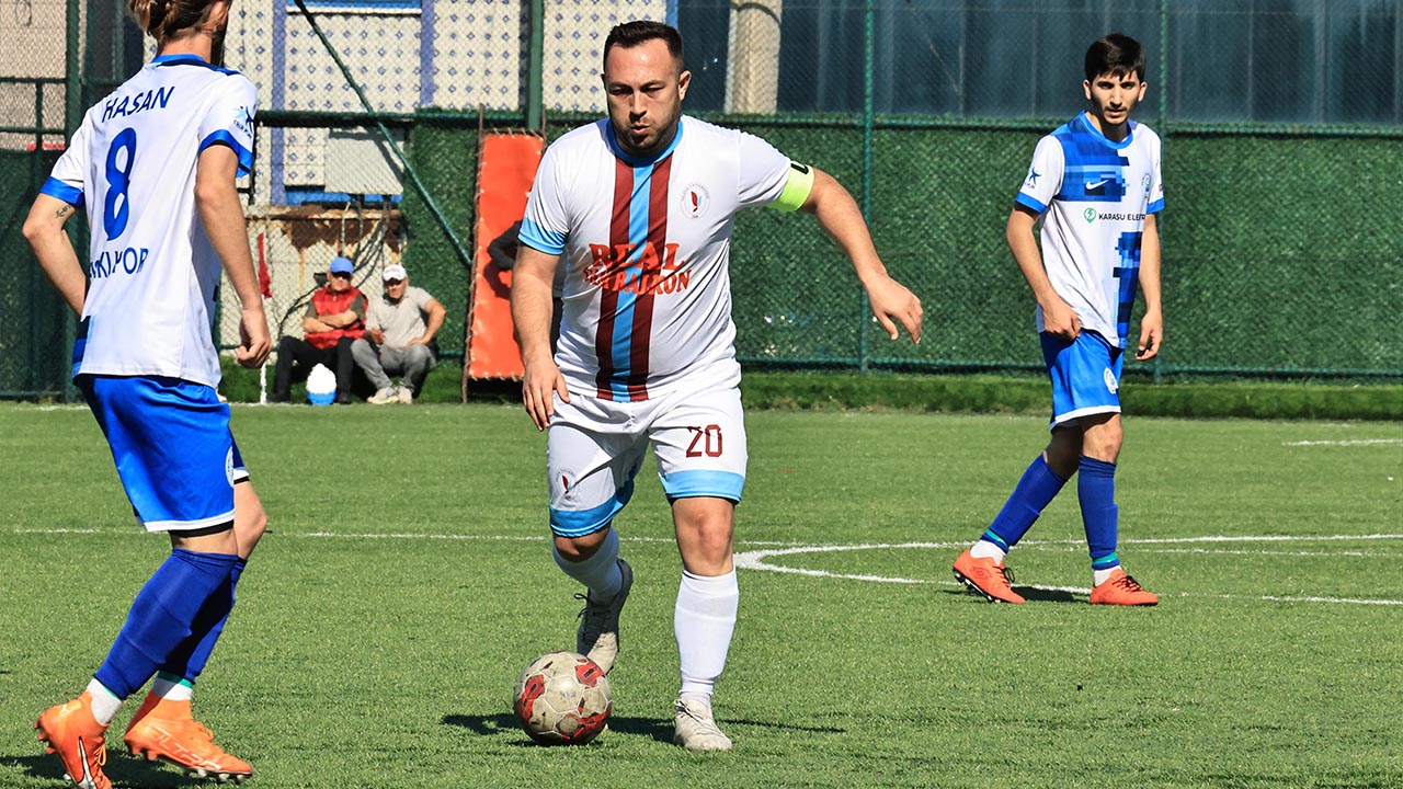 Yalova Universite Amator Kume Lig Hafta Mac Futbol Farkli Galibiyet (3)