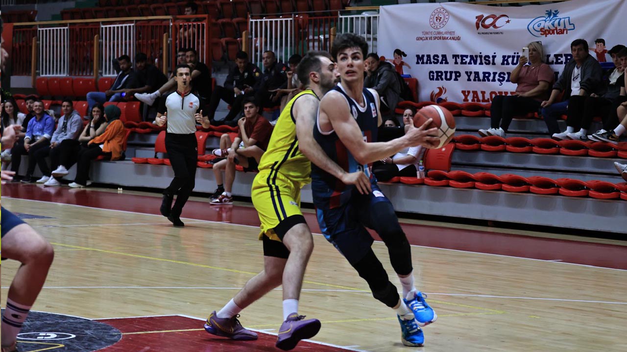 Yalova Universite Dev Adam Basketbol Galibiyet Mac Play Off (3)