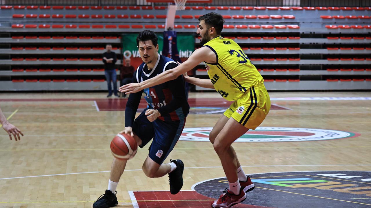 Yalova Universite Dev Adam Basketbol Galibiyet Mac Play Off (4)