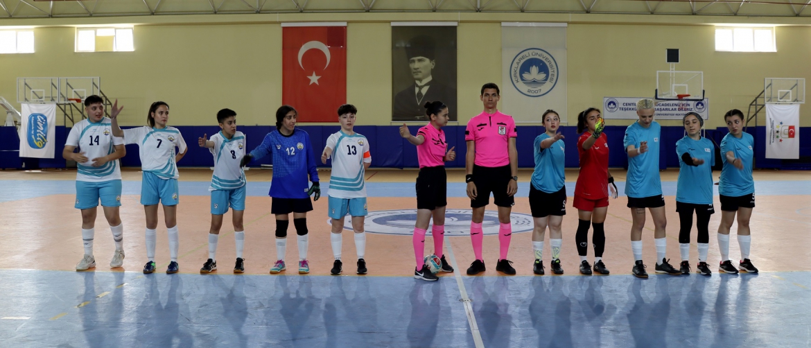 Yalova Universite Spor Federasyon Futsal Sampiyona Kadin Erkek Takim Sampiyon (2)