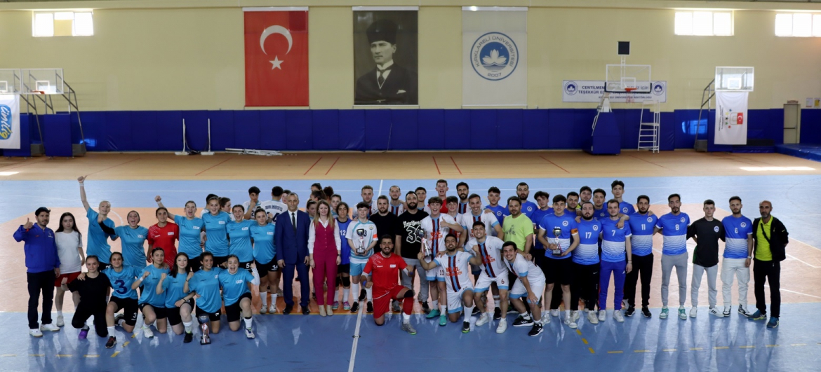 Yalova Universite Spor Federasyon Futsal Sampiyona Kadin Erkek Takim Sampiyon (7)