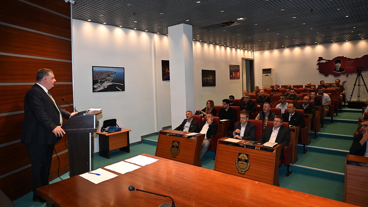 Yalova Belediye 5 Yillik Stratejik Plan Hazirlik Toplanti Belediye Birim Mudur Baskan (4)