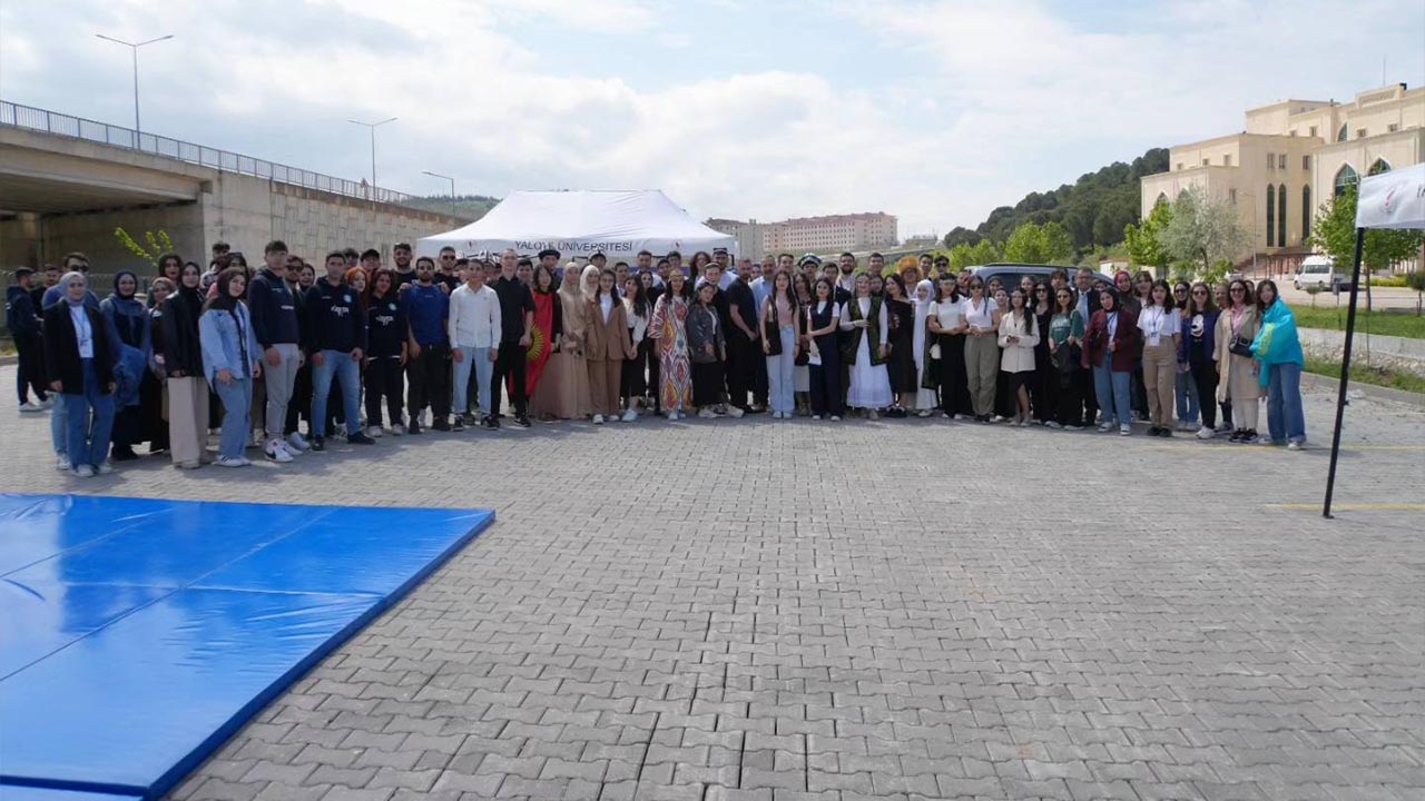 Yalova Universite 3Mayis Turkculuk Gunu Festival (2)