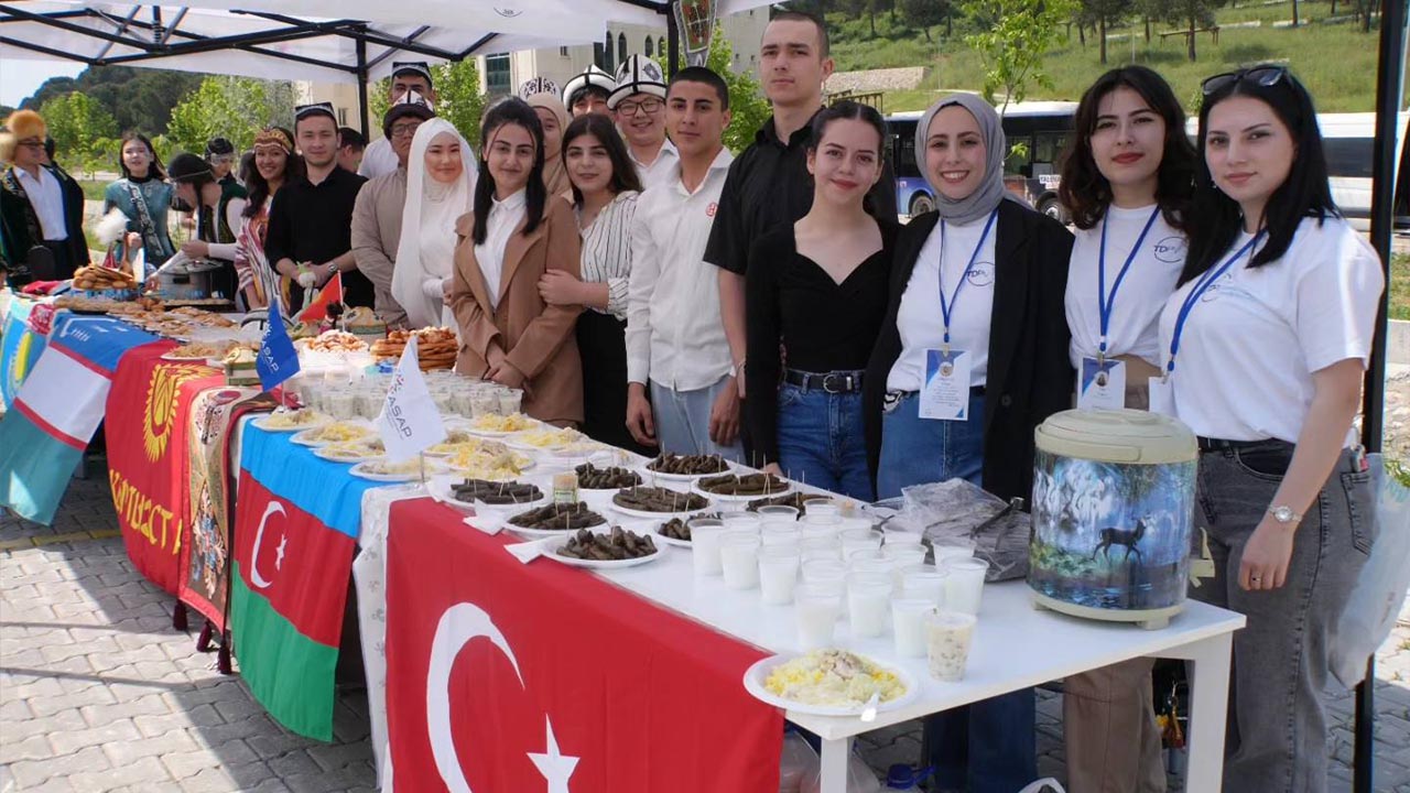 Yalova Universite 3Mayis Turkculuk Gunu Festival (4)