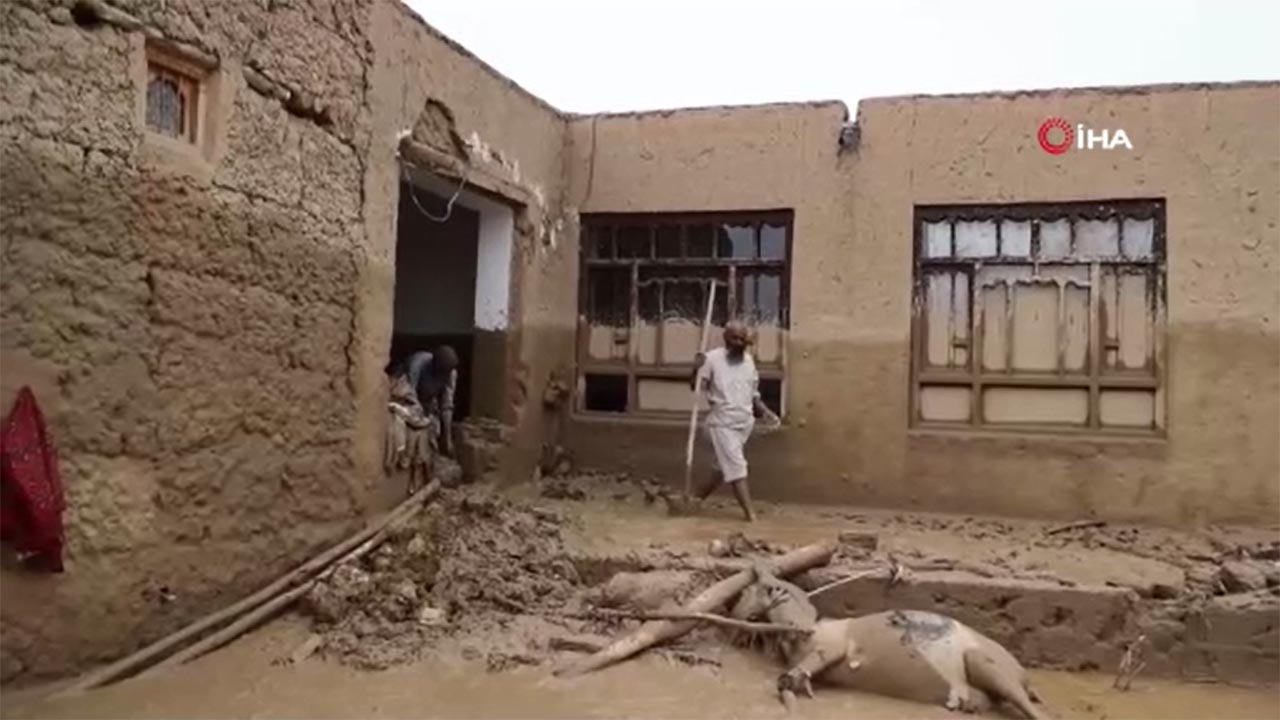 Afganistan Sel Ölü Sayisi (1)