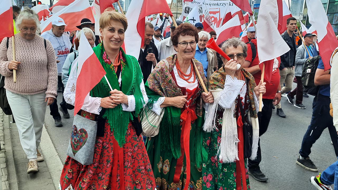 Polonya Protesto Varsova Ticaret Ekonomi Destek Tarım (7)