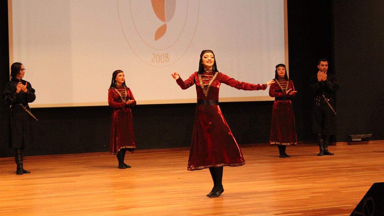 Yalova Universite Halk Toplulugu Dans Gosteri Performans (3)