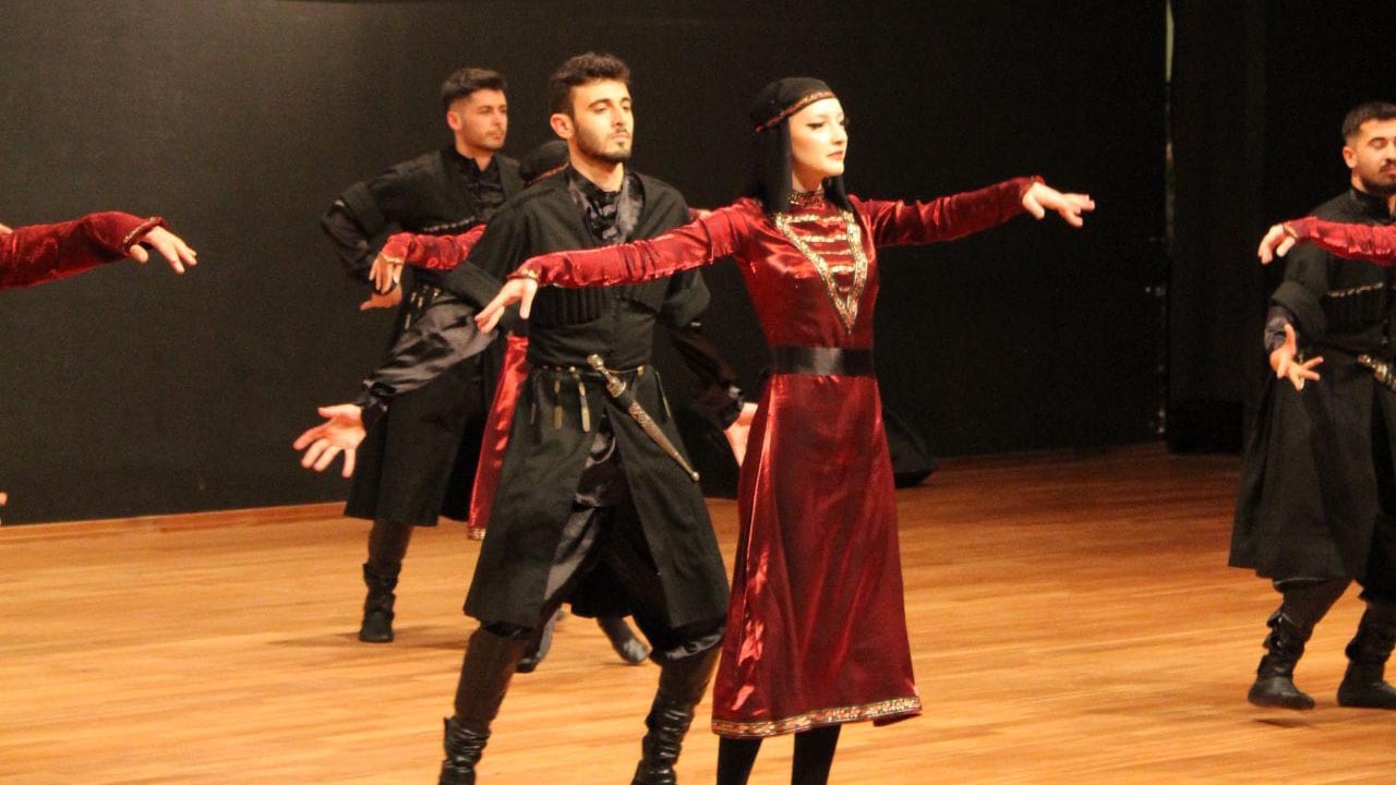 Yalova Universite Halk Toplulugu Dans Gosteri Performans (5)