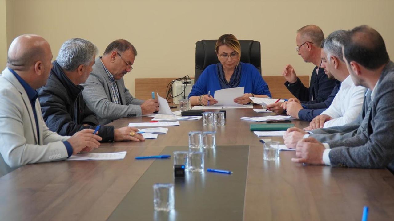 Yalova Altinova Belediye Baskan Mayis Meclis Toplanti (1)