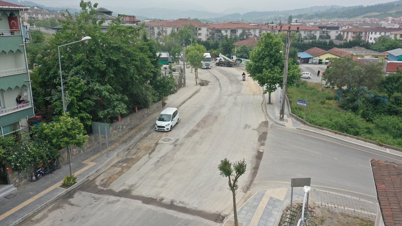 Yalova Belediye Fen Isleri Mudur Vatan Rahmi Ustel Cadde Asflt Freze Calisma (5)