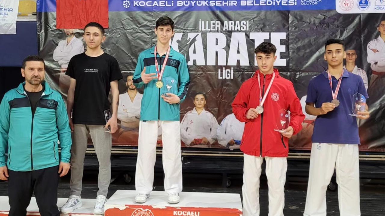 Yalova Kocaeli Karate Federasyon Turnuva Taskopru Sporcu Altin Madalya (6)