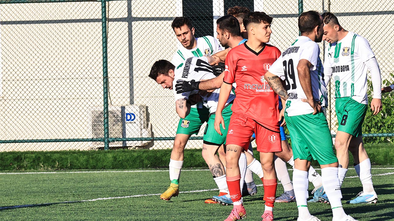 Yalova Sahinspor Kocaderespor Futbol Mac (1)