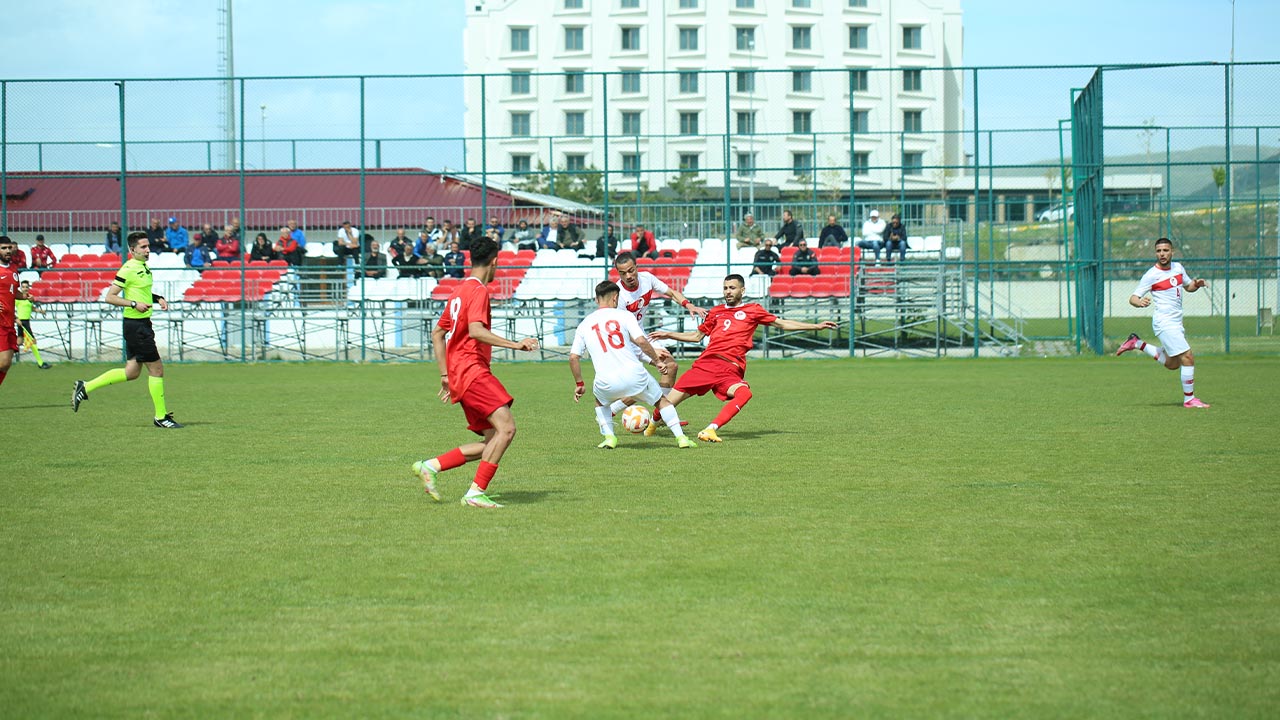 Yalova Uefa Regions Cup Erzurum Turnuva Turkiye Bursa Karma Futbolcular (1)