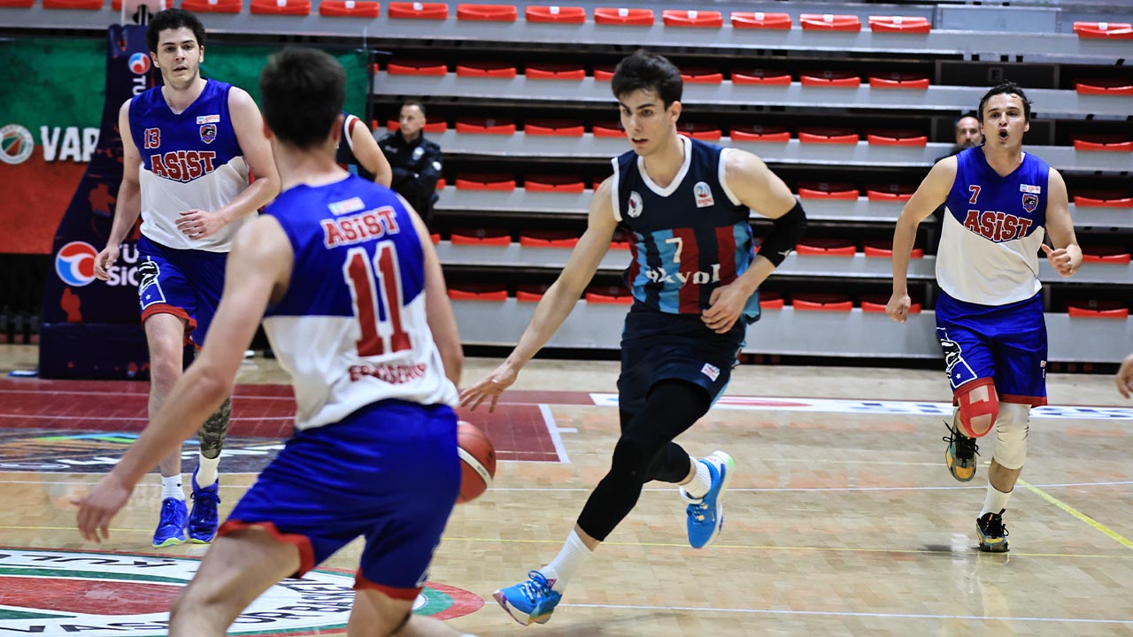 Yalova Universitesi Erkek Basketbol Ebbl Play Off Tur Anadolu Asist Mac Seri Galibiyet (4)