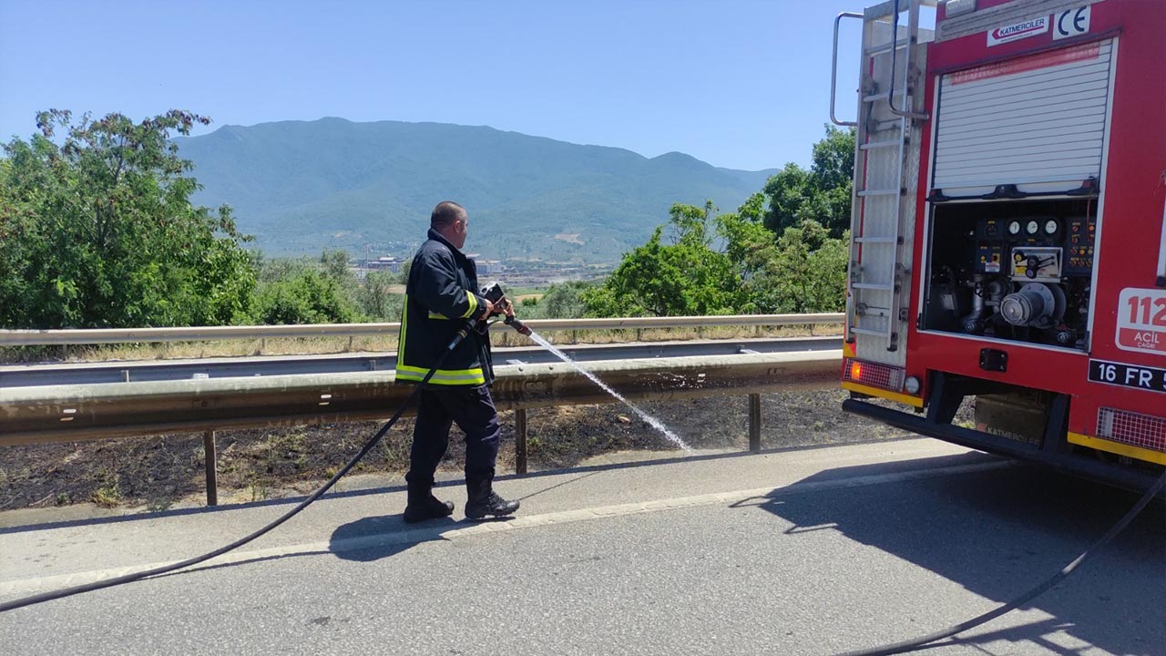 Yalova Bursa Orhangazi Karayol Sigara Yangin Itfaiye (3)