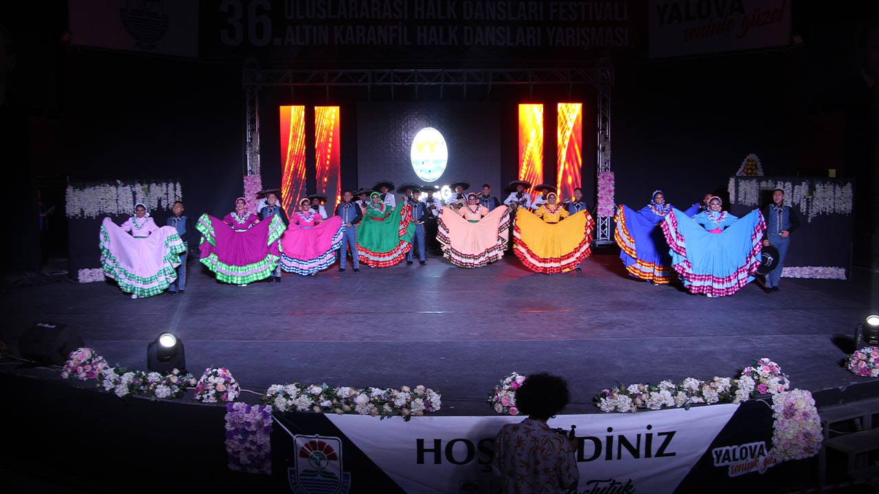 Yalova Tufag Ozel Gece Festival Sahne Gazete Halk Dans Kultur Haber (2)