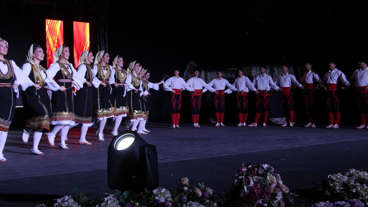 Yalova Tufag Ozel Gece Festival Sahne Gazete Halk Dans Kultur Haber (3)