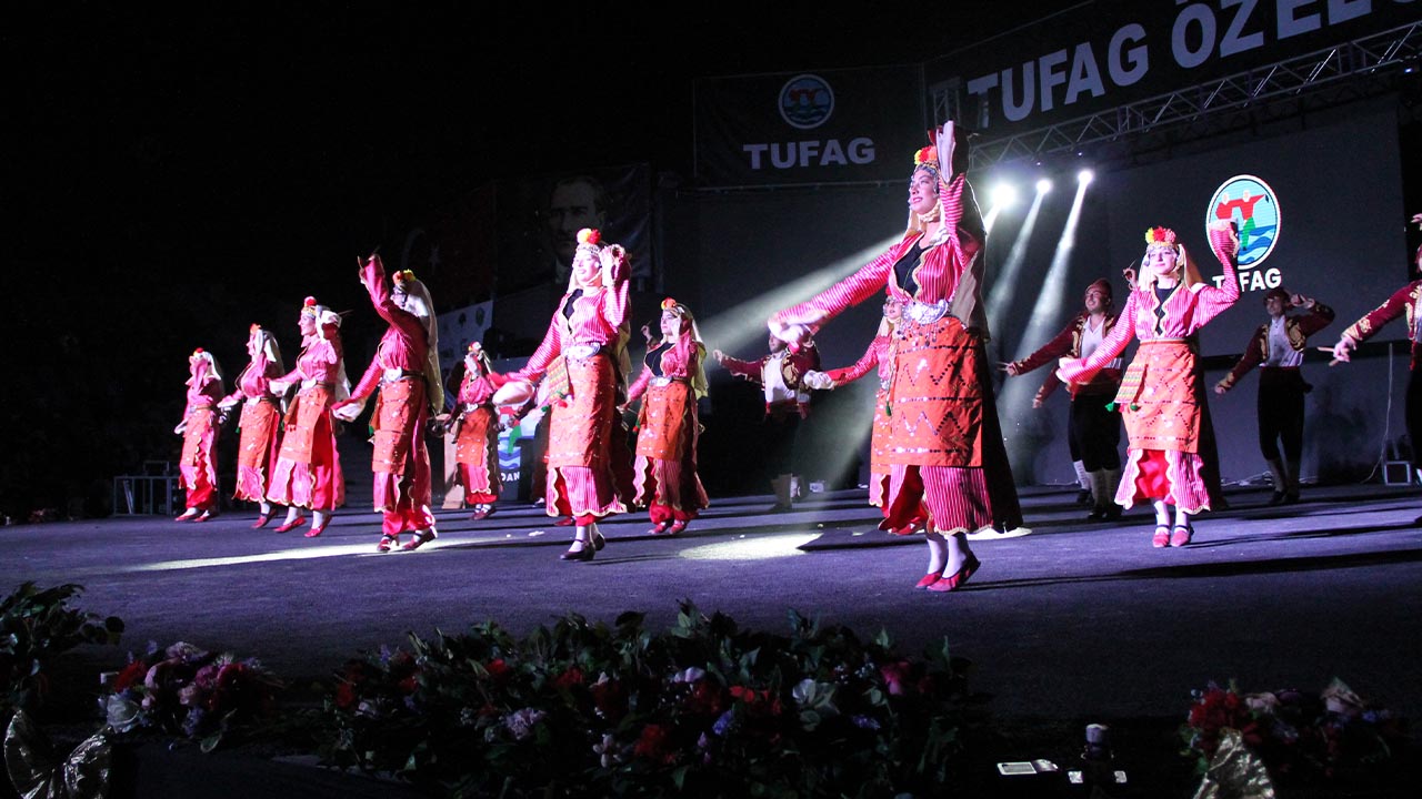 Yalova Tufag Ozel Gece Festival Sahne Gazete Halk Dans Kultur Haber (8)