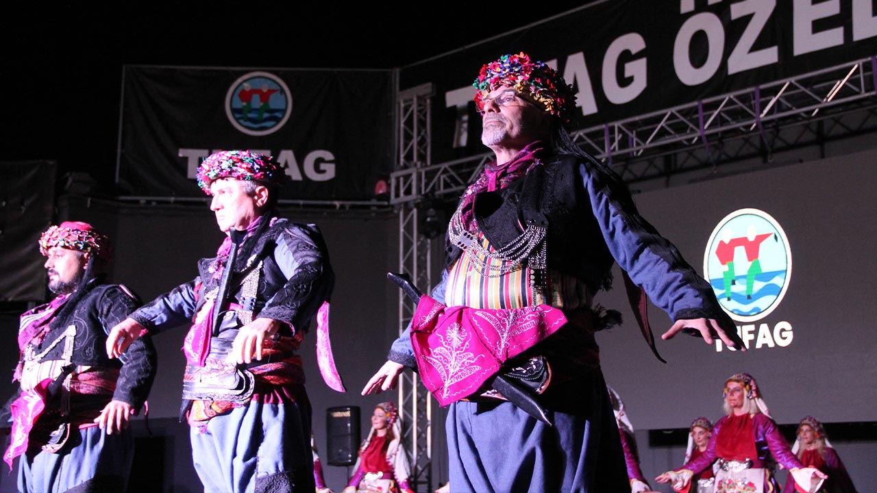 Yalova Tufag Ozel Gece Festival Sahne Gazete Halk Dans Kultur Haber (9)