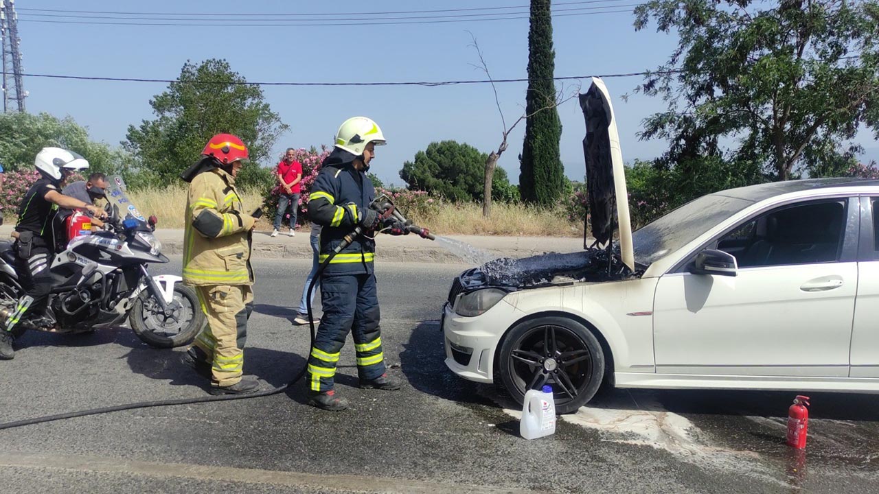 Yalova Bursa Orhangazi Elektrik Direk Otomobil Kaza Yangin (4)