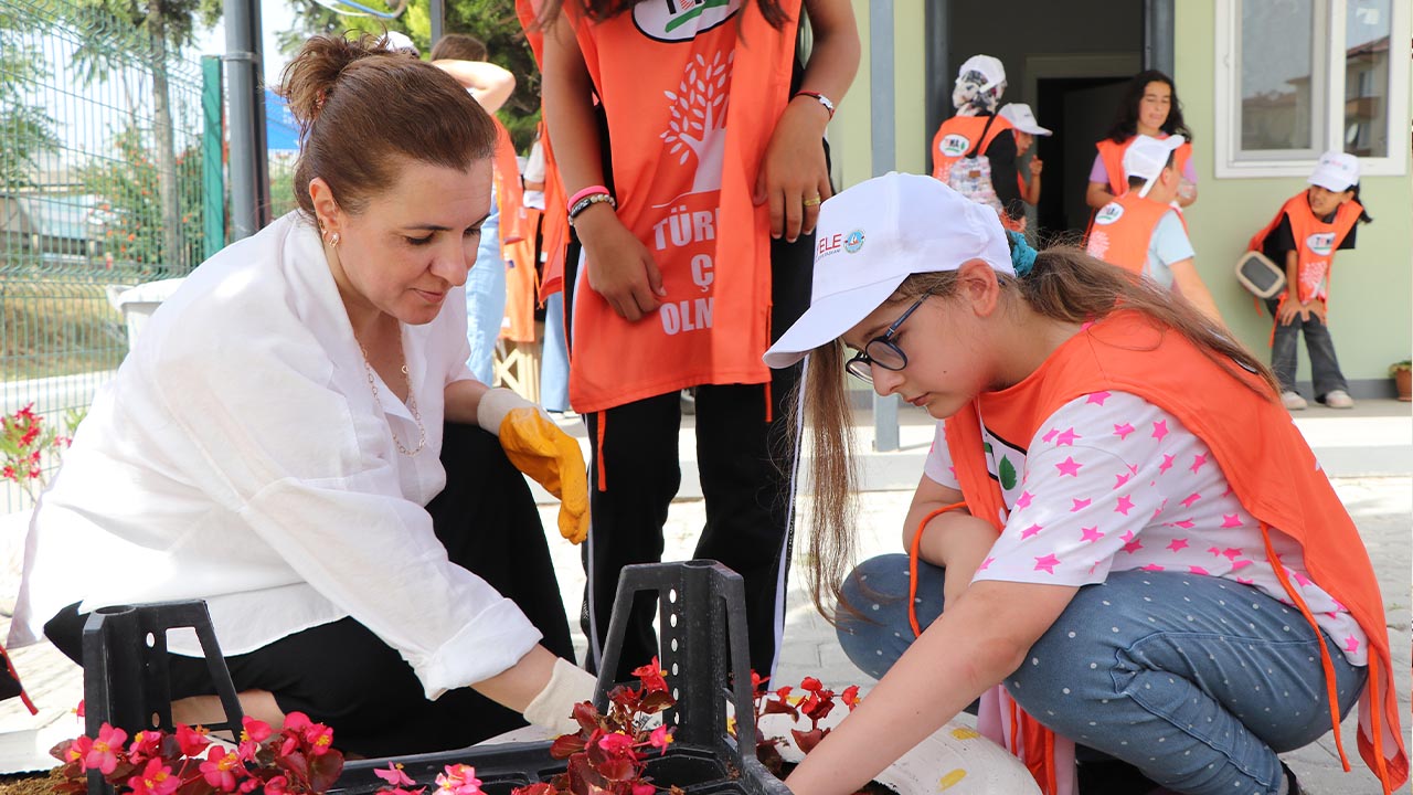 Yalova Ciftlikkoy Belediye Sifir Atik Merkezi Ogrenci Ziyaret (2)