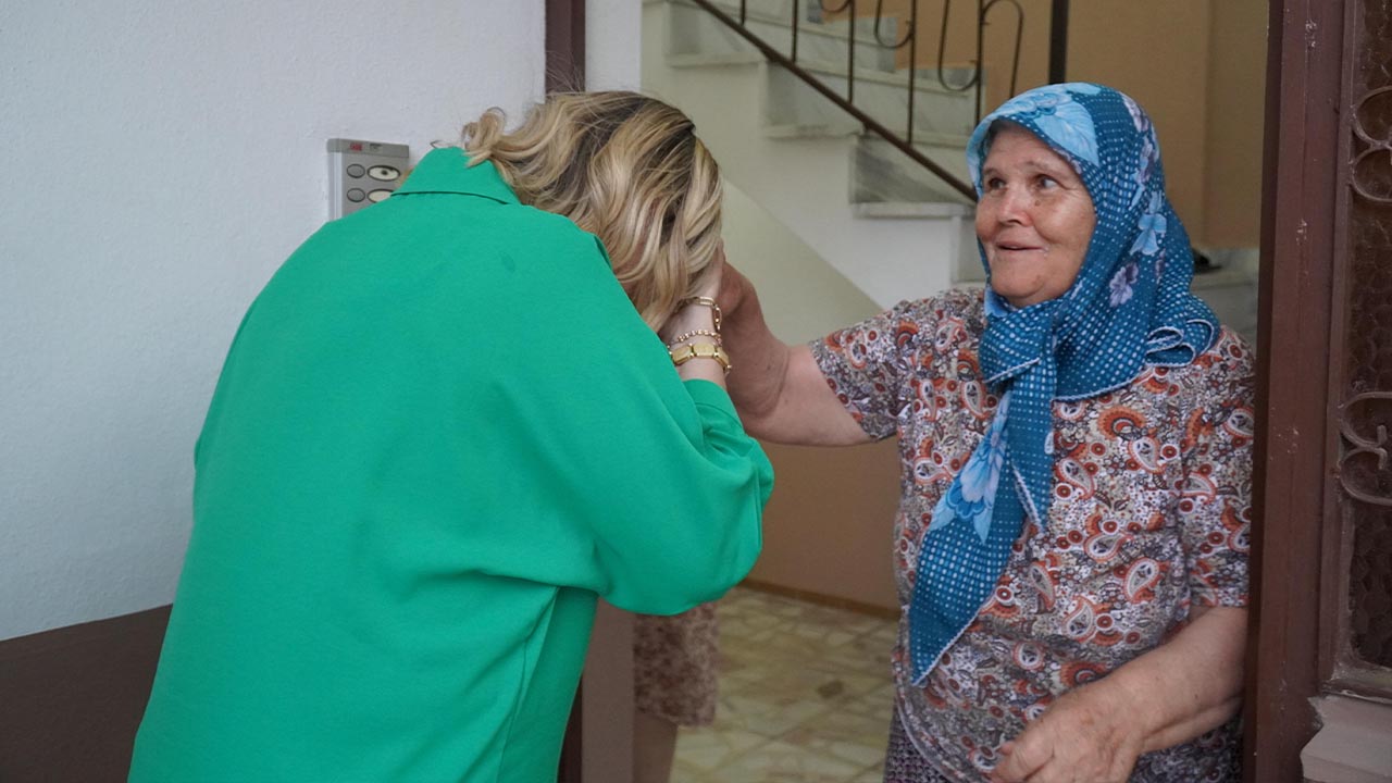 Yalova Altinova Belediye Baskan Kurban Bayram Ilce Ikamet Yasli Vatandas Ziyaret Kutlama (4)