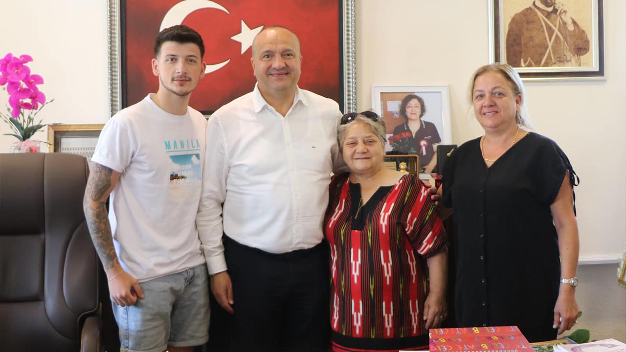 Yalova Cinarcik Chp Belediye Baskan Makam Ziyaret Chp Vatandas (3)