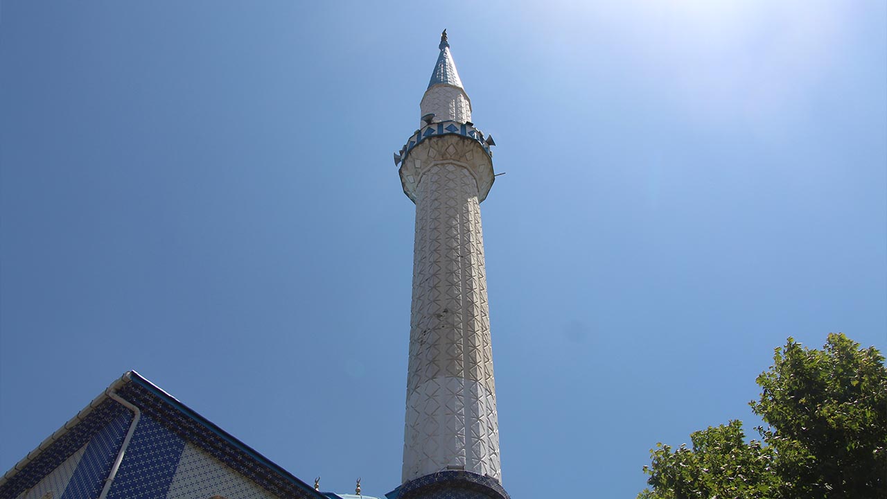 Yalova Dere Mahalle Akif Turna Cami Minare Catlak Yardim Kampanya (8)