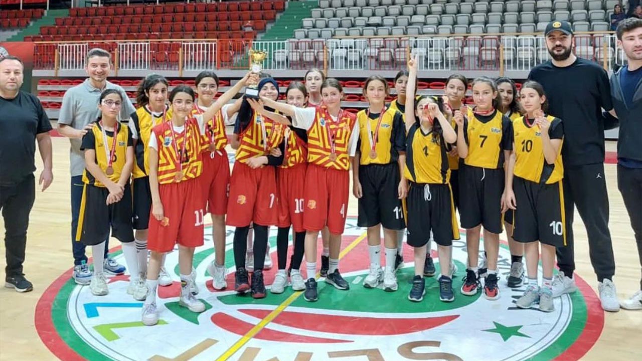 Yalova Basketbol U10 U12 Kupa Sampiyon (2)