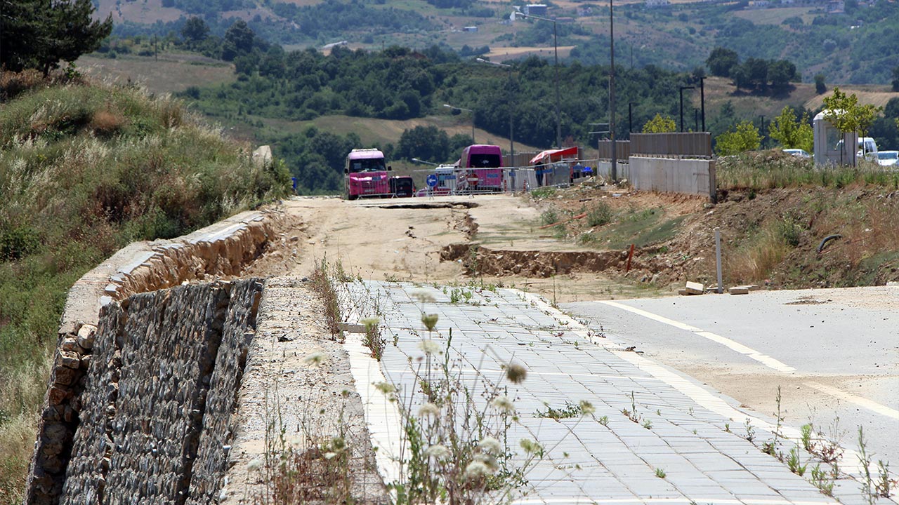 Yalova Egitim Arastirma Hastane Guney Cephe Duvar Su Sizinti Sebeke Uzman Heyet Degerlendirme (3)