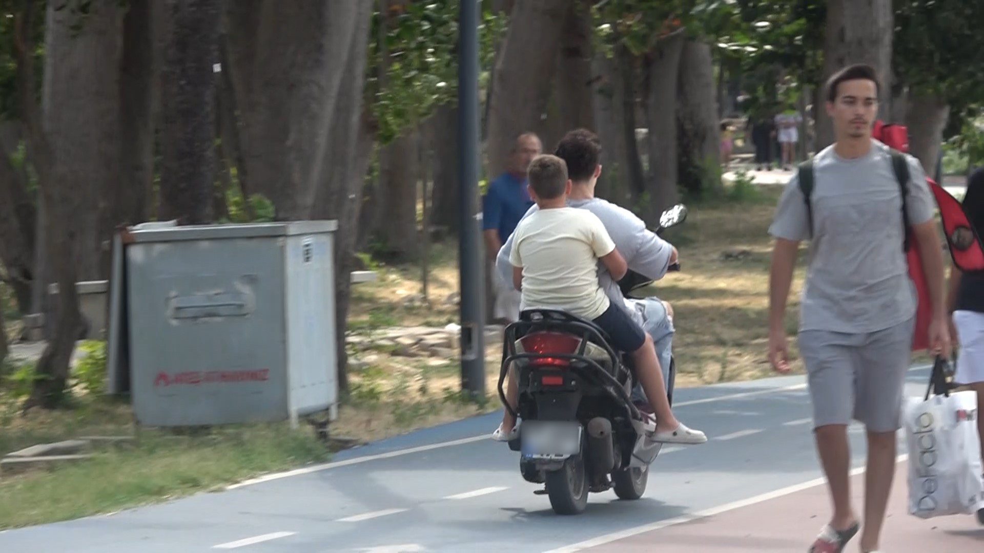 Yalova Yuruyen Kosk Bati Sahil Bandi Motosiklet Yasagi Ihlal (2)