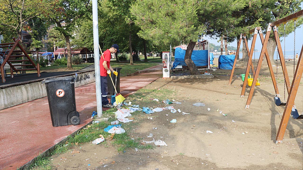 Yalova Belediye Temizlik Akasya Plaj Vatandas Uyari (1)